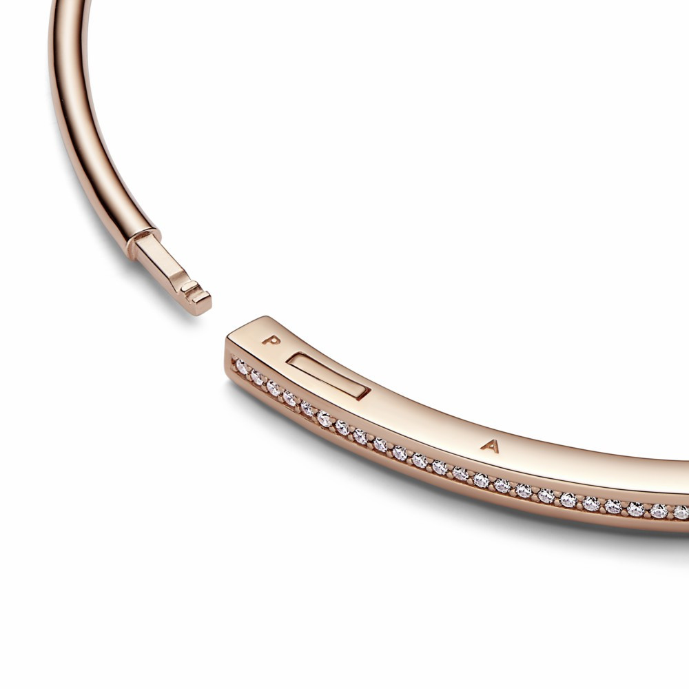 Pulsera rígida Pandora Rose Signature I-D Pavé