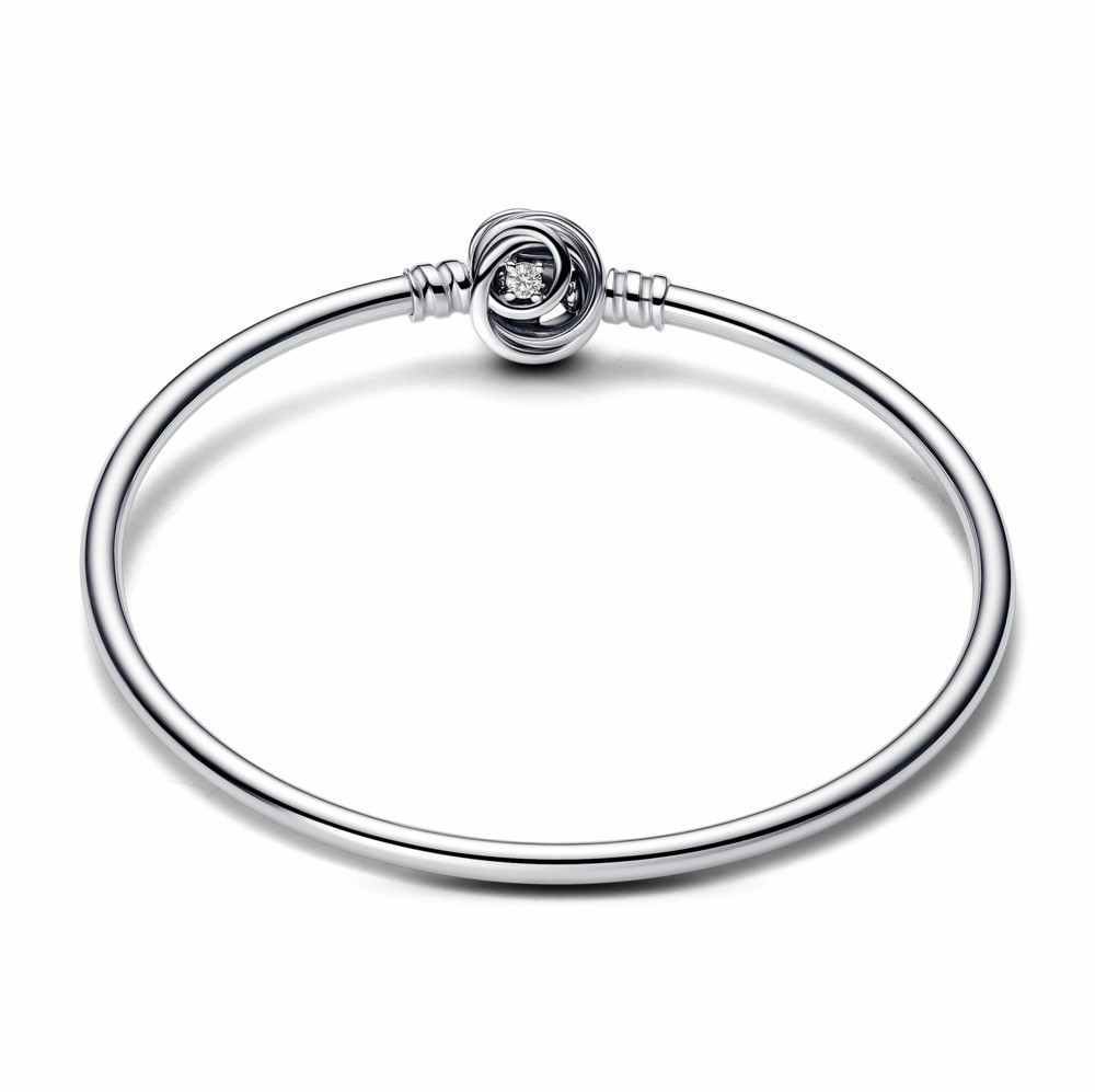 Pulsera Pandora Moments rígida cierre envuelto