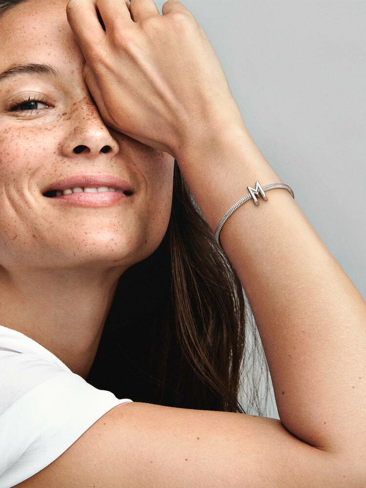 Charm Pandora Letra M